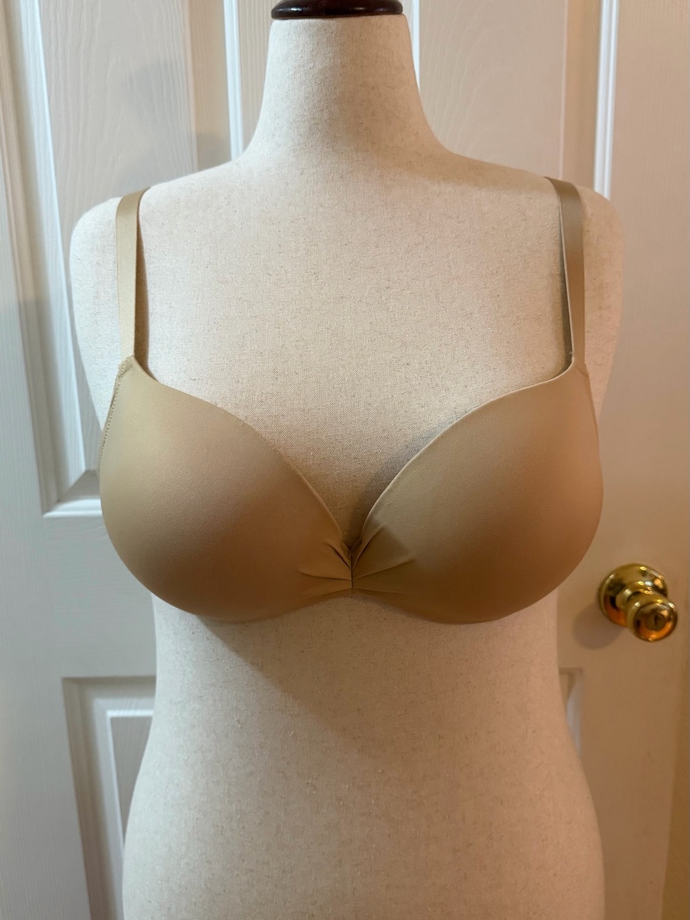 Lane Bryant Cacique Maximum Boost Plunge Bra – Nude Underwire Bra